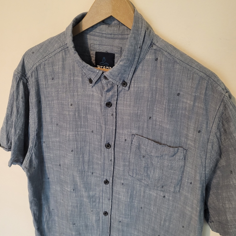 Prana Shoet Sleece Button Down Blue Woven Cotton Chambray Shirt Size Large - Picture 2 of 6